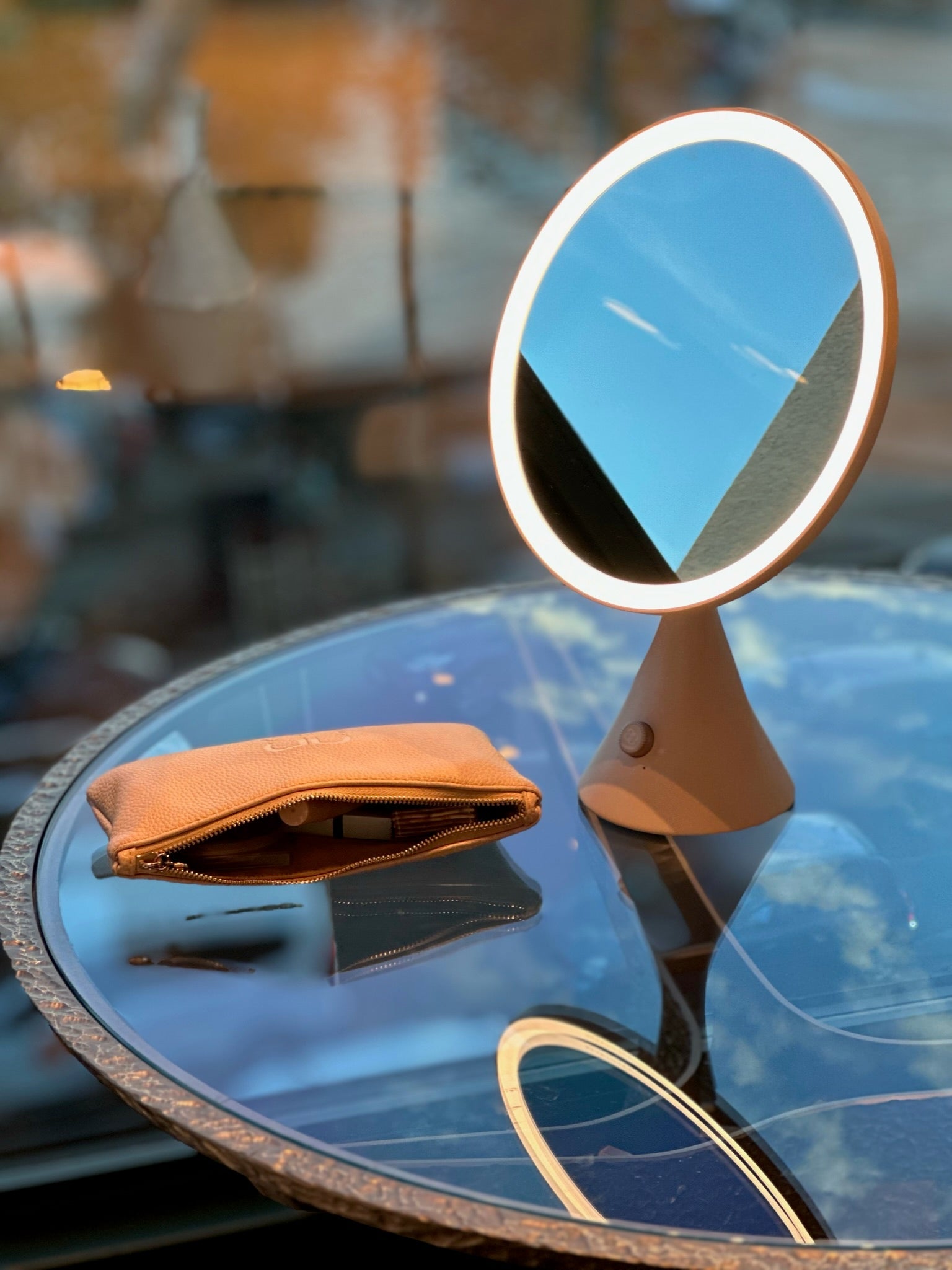 Why Your Lighting Might Be Ruining Your Makeup (And How to Fix It) đź’ˇ