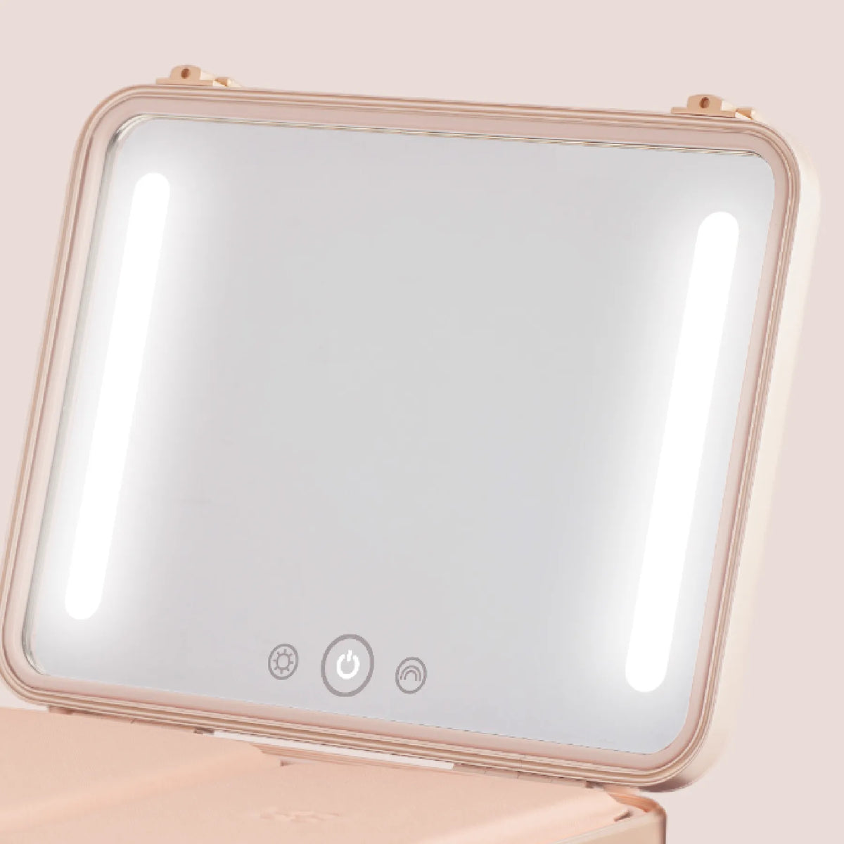 DISTORTION-FREE MIRROR